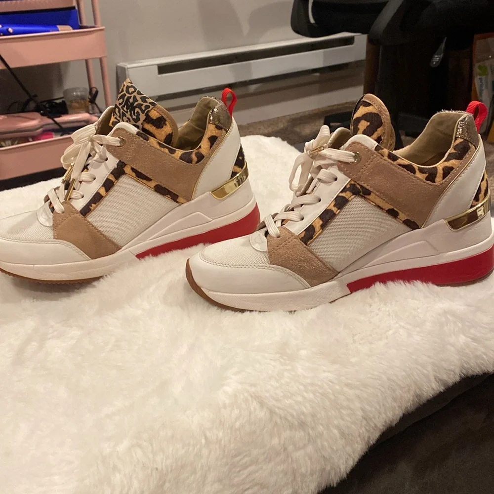 Michael kors wedge Georgie sneakers leopard and white with gold and red accents - Picture 4 of 17